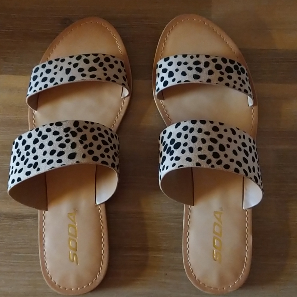 Leopard print slide sandals